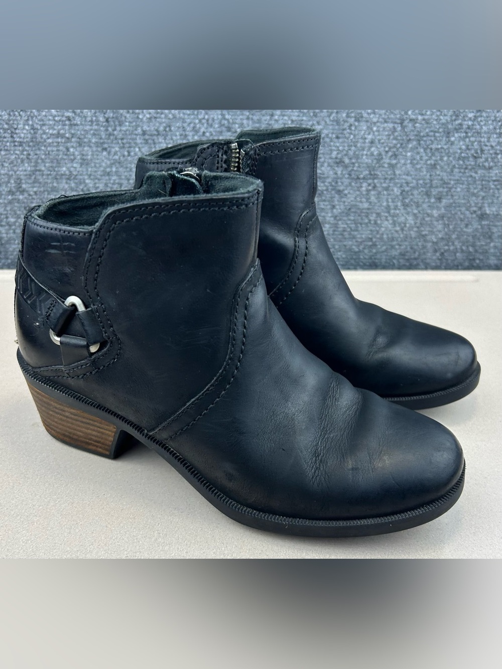 Teva Women’s Black Leather Ankle Booties with Heel Size 6.5
